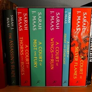 Sarah J. Maas ACOTAR + The Assassin’s Blade